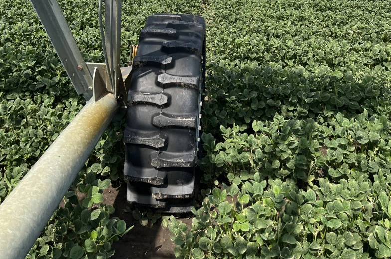 Galileo wheel mounted on a corner tower, in a soybean field